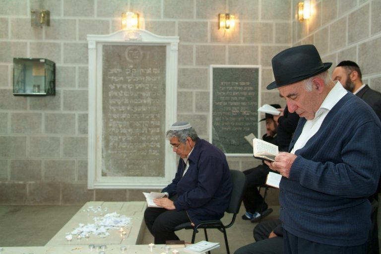 המצבה על הקיר הפנימי (צילום מאיר דהן)