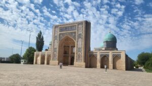Hazrat Imam Complex