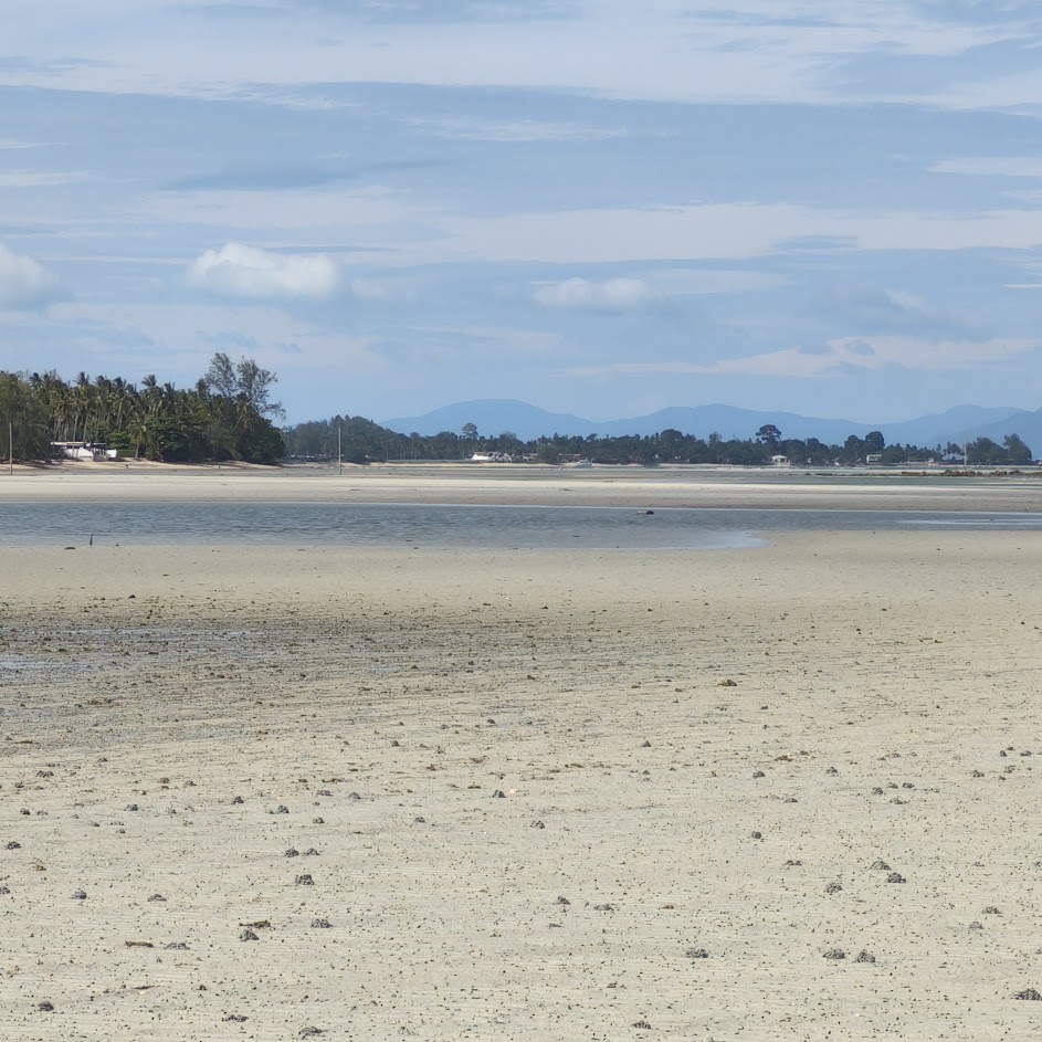 Lipa Noi Beach