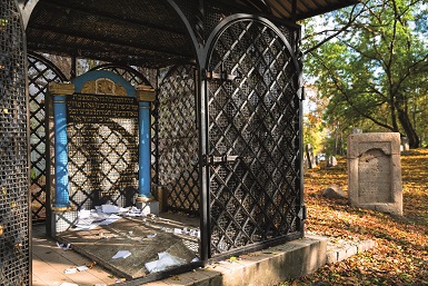 the Jewish cemetery in Grodzisko hill