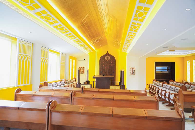 פנים בית הכנסת טאיפיי ארון קודש 
synagogue Taipei interior gold design 
