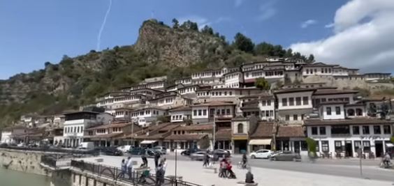 Albanis travel Berat