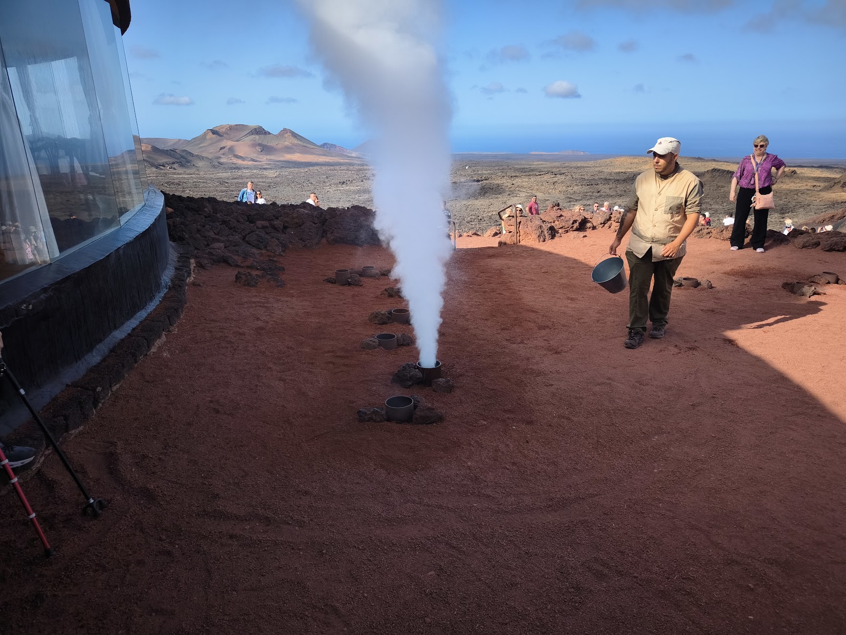 7.	גייזר אדים בפארק הוולקני 