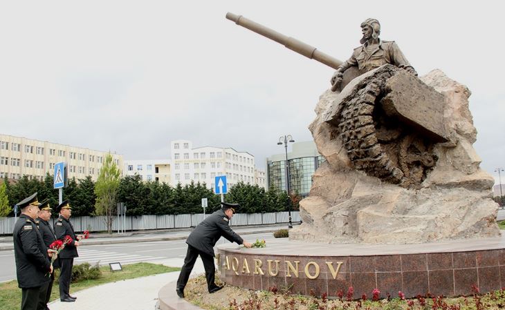 האנדרטה לזכר הגיבור הלאומי אלברט אגרונוב, לוחם יהודי שהביא כבוד ליהודים