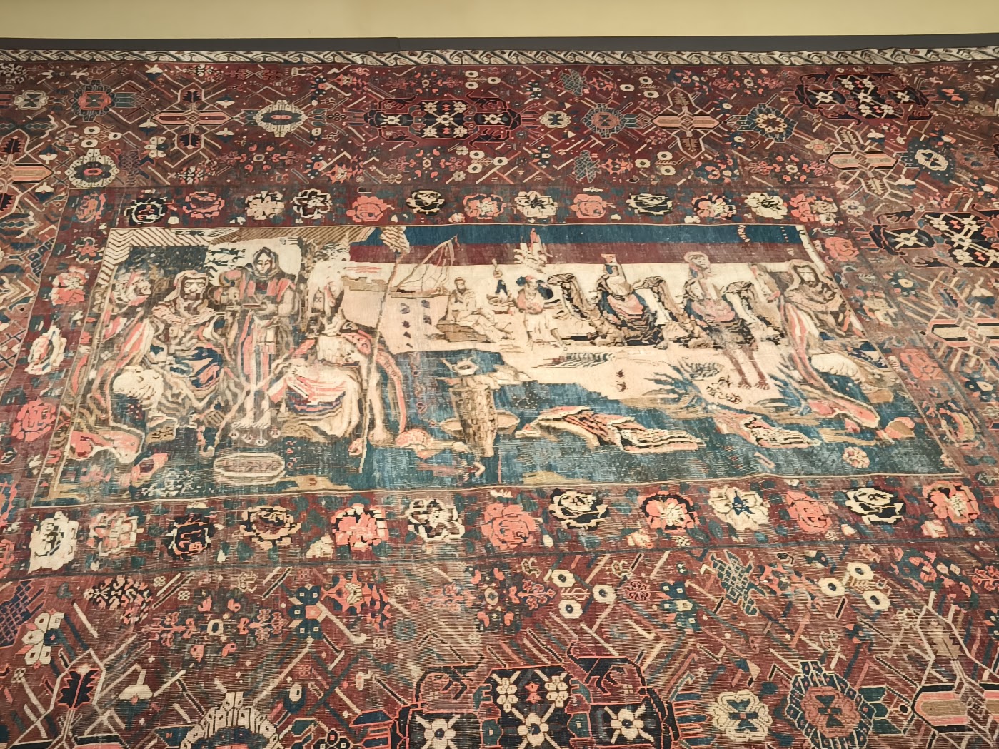 שטיח יהודי שבו נארג הסיפור המקראי על רבקה אימנו