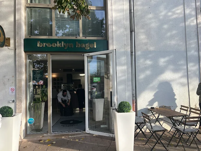 מסעדה חלבית כשרה ברוקלין בייגל בבודפשט