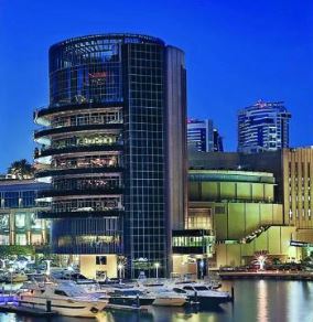 מלון אדרס שבו ממתקיימות סעודות שבת של חבד בדובאי